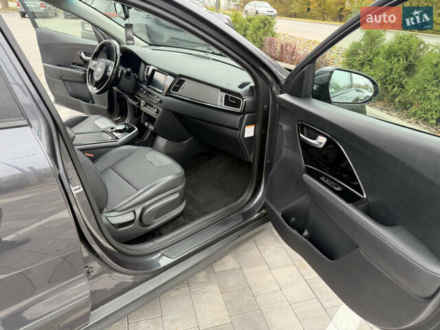 Сірий Кіа Niro, об'ємом двигуна 0 л та пробігом 66 тис. км за 16900 $, фото 10 на Automoto.ua