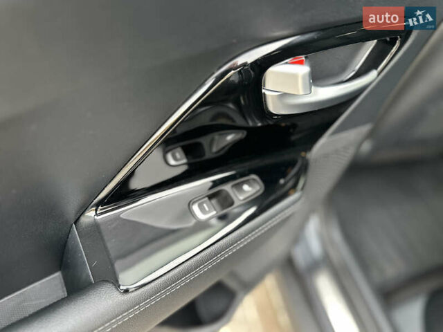 Серый Киа Niro, объемом двигателя 0 л и пробегом 157 тыс. км за 16999 $, фото 41 на Automoto.ua