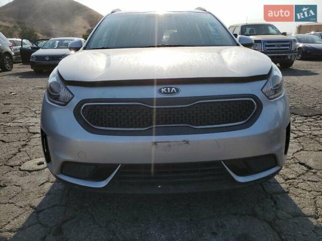 Киа Niro 2019 в Хмельницком на Automoto.ua Серый Киа Niro, объемом двигателя 1.58 л и пробегом 134 тыс. км за 3100 $, фото 4 на Automoto.ua