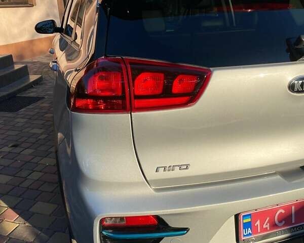 Киа Niro 2019 в Виннице на Automoto.ua Серый Киа Niro, объемом двигателя 0 л и пробегом 110 тыс. км за 17300 $, фото 3 на Automoto.ua