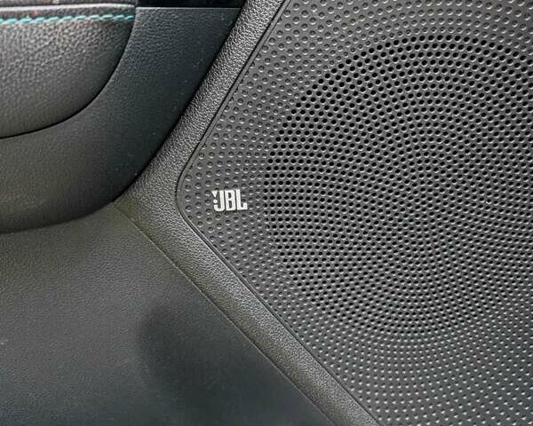 Серый Киа Niro, объемом двигателя 0 л и пробегом 142 тыс. км за 18800 $, фото 4 на Automoto.ua