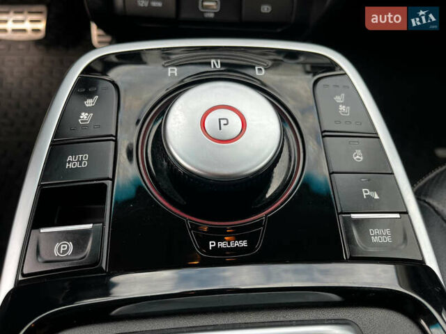 Серый Киа Niro, объемом двигателя 0 л и пробегом 127 тыс. км за 18000 $, фото 10 на Automoto.ua