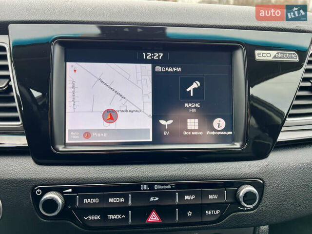 Серый Киа Niro, объемом двигателя 0 л и пробегом 70 тыс. км за 19350 $, фото 37 на Automoto.ua