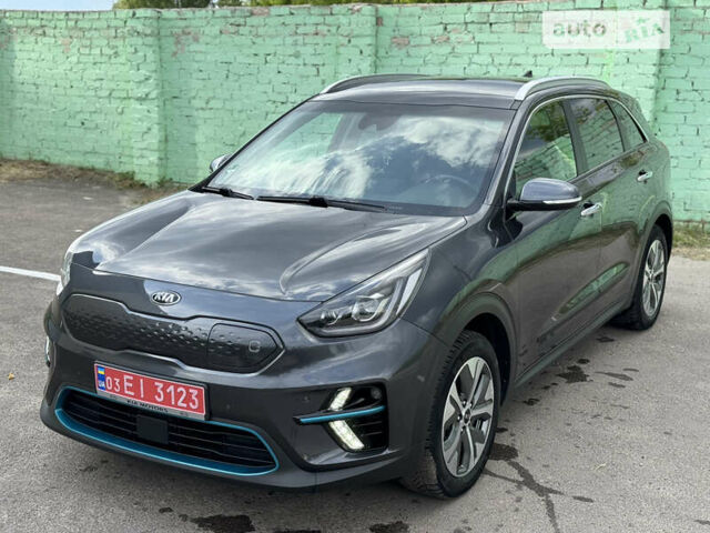 Серый Киа Niro, объемом двигателя 0 л и пробегом 102 тыс. км за 18499 $, фото 8 на Automoto.ua