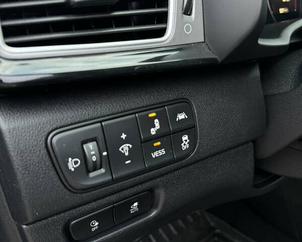 Сірий Кіа Niro, об'ємом двигуна 0 л та пробігом 101 тис. км за 16800 $, фото 27 на Automoto.ua