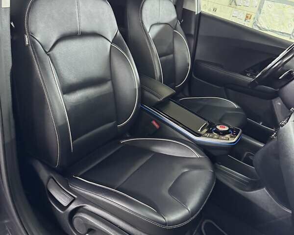 Серый Киа Niro, объемом двигателя 0 л и пробегом 123 тыс. км за 17599 $, фото 31 на Automoto.ua