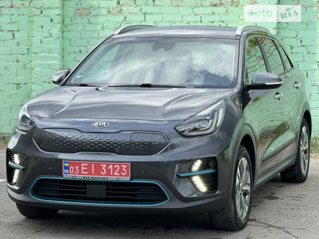 Серый Киа Niro, объемом двигателя 0 л и пробегом 102 тыс. км за 18499 $, фото 4 на Automoto.ua