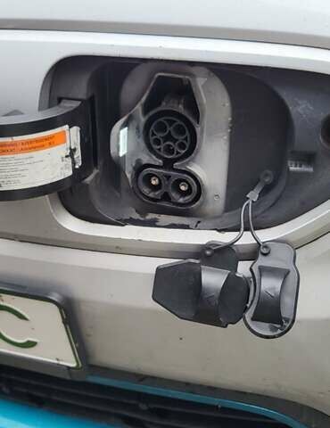 Серый Киа Niro, объемом двигателя 0 л и пробегом 245 тыс. км за 16999 $, фото 7 на Automoto.ua