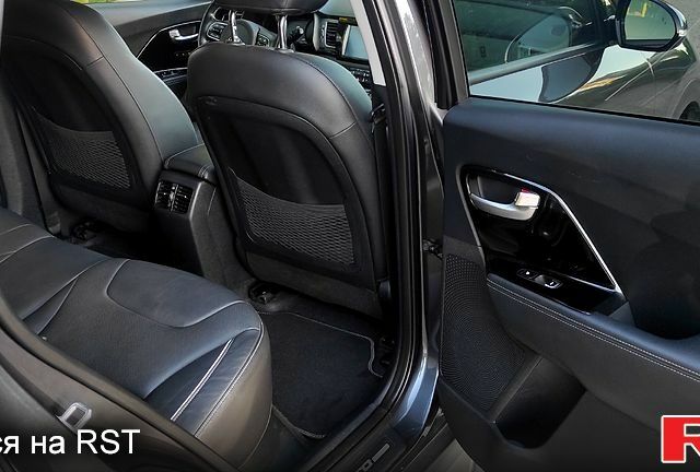 Кіа Niro 2019 у Кам'янське (Дніпродзержинськ) на Automoto.ua Сірий Кіа Niro, об'ємом двигуна 0.15 л та пробігом 116 тис. км за 18000 $, фото 7 на Automoto.ua