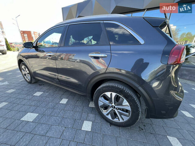 Сірий Кіа Niro, об'ємом двигуна 0 л та пробігом 92 тис. км за 18800 $, фото 10 на Automoto.ua