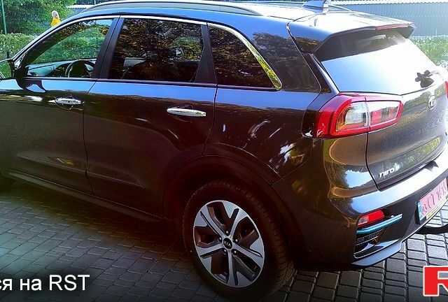 Кіа Niro 2019 у Кам'янське (Дніпродзержинськ) на Automoto.ua Сірий Кіа Niro, об'ємом двигуна 0.15 л та пробігом 116 тис. км за 18000 $, фото 4 на Automoto.ua