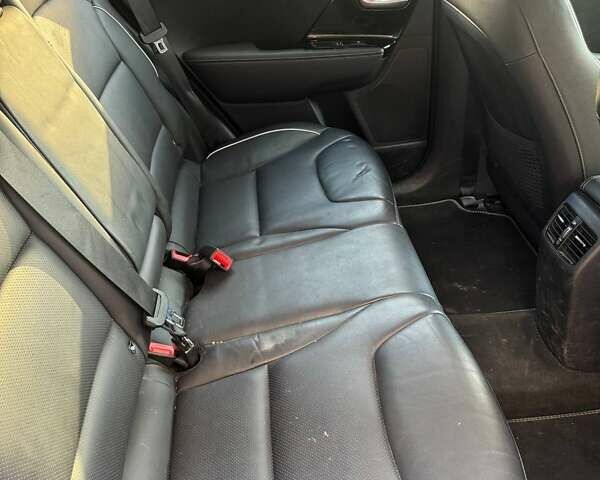 Сірий Кіа Niro, об'ємом двигуна 0 л та пробігом 121 тис. км за 17600 $, фото 7 на Automoto.ua