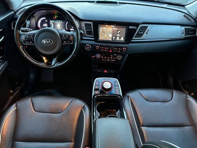 Киа Niro 2019 в Киеве на Automoto.ua Серый Киа Niro, объемом двигателя 0 л и пробегом 102 тыс. км за 16128 $, фото 12 на Automoto.ua