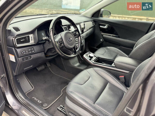 Серый Киа Niro, объемом двигателя 0 л и пробегом 119 тыс. км за 18482 $, фото 7 на Automoto.ua