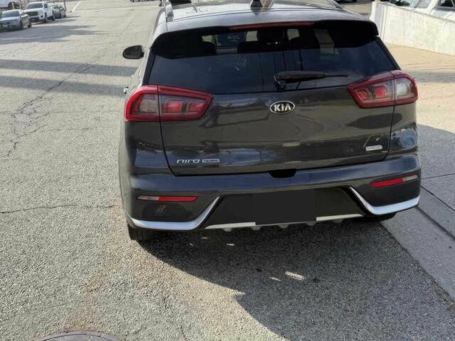 Серый Киа Niro, объемом двигателя 1.6 л и пробегом 33 тыс. км за 7800 $, фото 4 на Automoto.ua