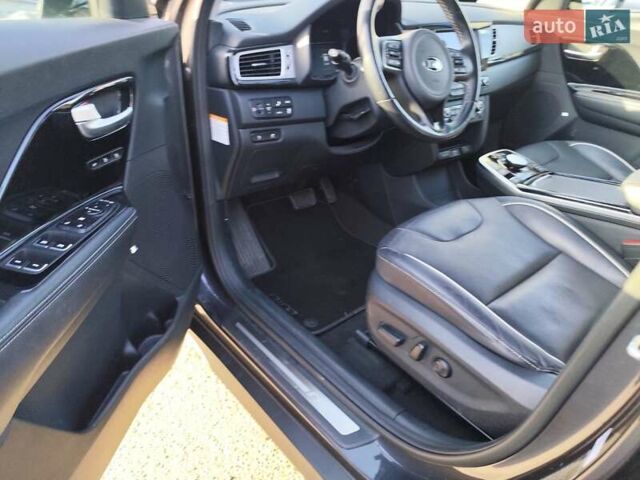 Серый Киа Niro, объемом двигателя 0 л и пробегом 129 тыс. км за 18555 $, фото 43 на Automoto.ua