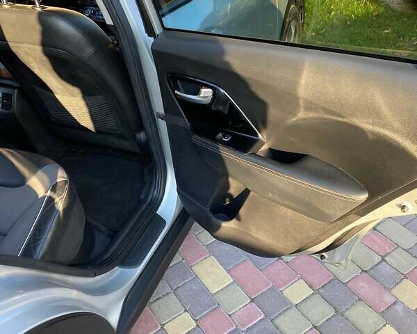 Киа Niro 2019 в Виннице на Automoto.ua Серый Киа Niro, объемом двигателя 0 л и пробегом 110 тыс. км за 17300 $, фото 14 на Automoto.ua