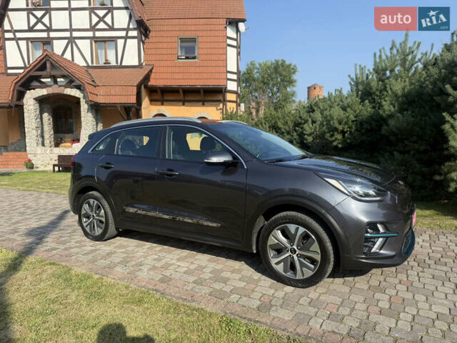 Серый Киа Niro, объемом двигателя 0 л и пробегом 158 тыс. км за 17800 $, фото 3 на Automoto.ua