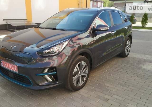 Сірий Кіа Niro, об'ємом двигуна 0 л та пробігом 96 тис. км за 19950 $, фото 9 на Automoto.ua