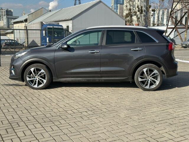 Серый Киа Niro, объемом двигателя 0 л и пробегом 151 тыс. км за 16750 $, фото 7 на Automoto.ua