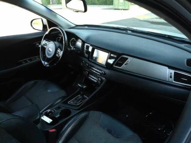 Сірий Кіа Niro, об'ємом двигуна 1.6 л та пробігом 38 тис. км за 4100 $, фото 6 на Automoto.ua