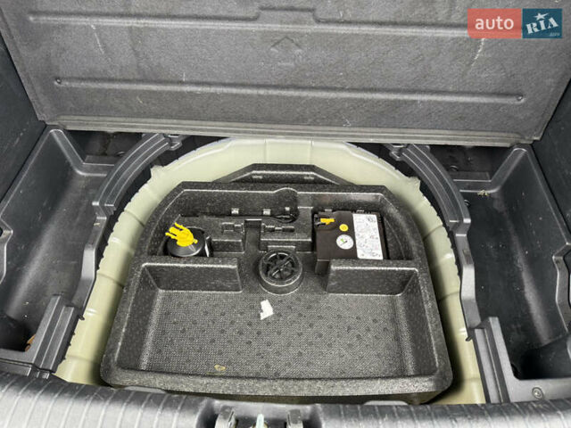 Сірий Кіа Niro, об'ємом двигуна 0 л та пробігом 66 тис. км за 16900 $, фото 18 на Automoto.ua