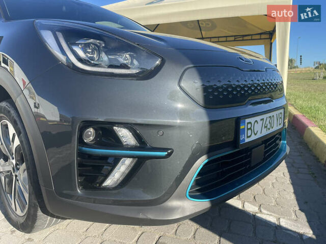 Киа Niro 2019 в Львове на Automoto.ua Серый Киа Niro, объемом двигателя 0 л и пробегом 89 тыс. км за 21300 $, фото 2 на Automoto.ua