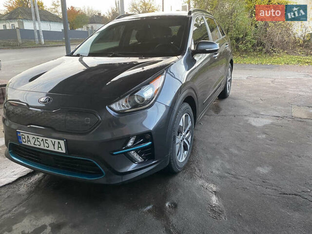 Серый Киа Niro, объемом двигателя 0 л и пробегом 105 тыс. км за 18100 $, фото 1 на Automoto.ua