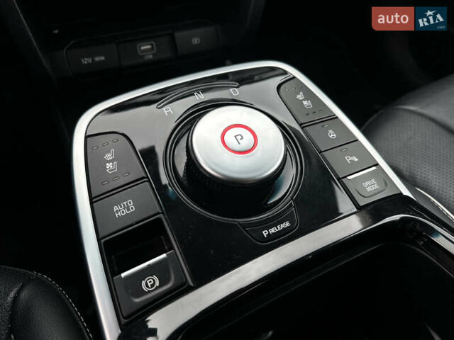 Серый Киа Niro, объемом двигателя 0 л и пробегом 120 тыс. км за 18600 $, фото 14 на Automoto.ua