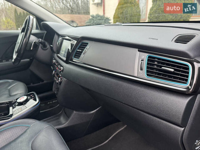 Серый Киа Niro, объемом двигателя 0 л и пробегом 148 тыс. км за 16950 $, фото 44 на Automoto.ua