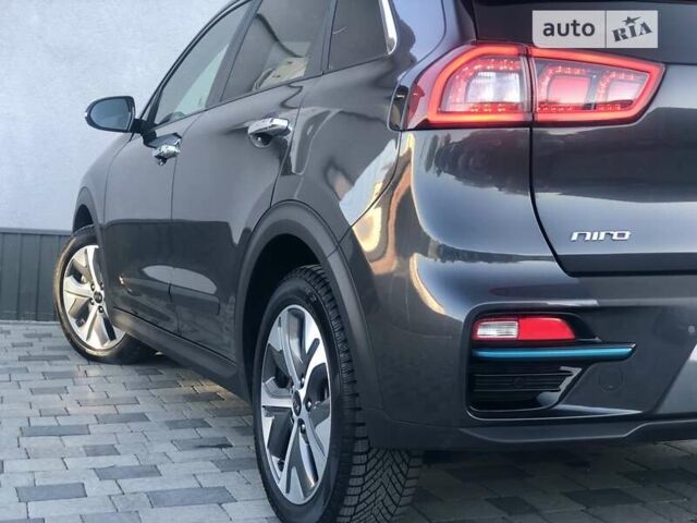 Сірий Кіа Niro, об'ємом двигуна 0 л та пробігом 125 тис. км за 18150 $, фото 61 на Automoto.ua