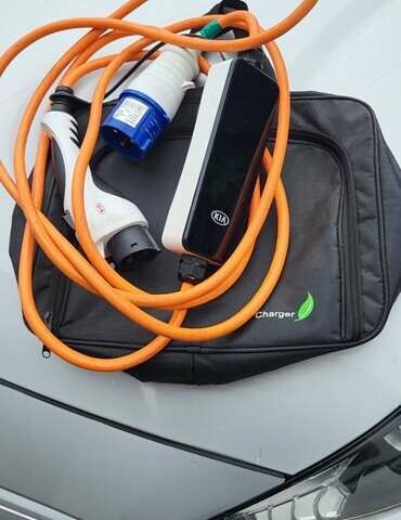 Серый Киа Niro, объемом двигателя 0 л и пробегом 245 тыс. км за 16999 $, фото 8 на Automoto.ua