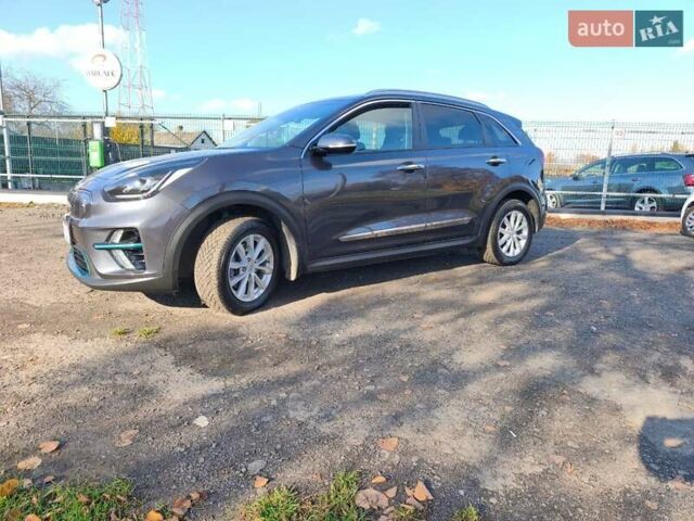 Сірий Кіа Niro, об'ємом двигуна 0 л та пробігом 154 тис. км за 18000 $, фото 4 на Automoto.ua