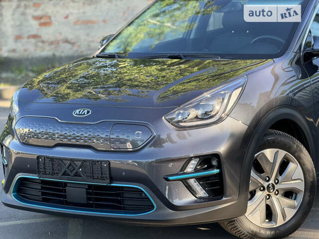 Сірий Кіа Niro, об'ємом двигуна 0 л та пробігом 105 тис. км за 18999 $, фото 2 на Automoto.ua