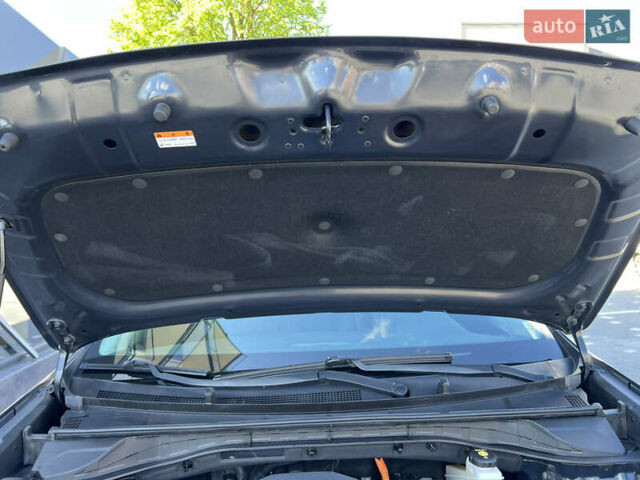 Сірий Кіа Niro, об'ємом двигуна 0 л та пробігом 92 тис. км за 18800 $, фото 24 на Automoto.ua