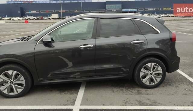Киа Niro 2019 в Днепре (Днепропетровске) на Automoto.ua Серый Киа Niro, объемом двигателя 0 л и пробегом 149 тыс. км за 17800 $, фото 1 на Automoto.ua