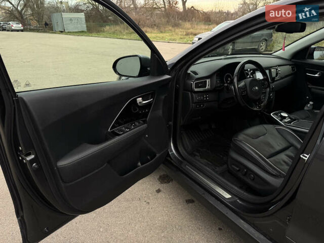 Сірий Кіа Niro, об'ємом двигуна 0 л та пробігом 101 тис. км за 16800 $, фото 7 на Automoto.ua