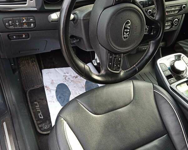 Сірий Кіа Niro, об'ємом двигуна 0 л та пробігом 139 тис. км за 17896 $, фото 7 на Automoto.ua