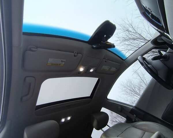 Сірий Кіа Niro, об'ємом двигуна 1.58 л та пробігом 80 тис. км за 21000 $, фото 8 на Automoto.ua