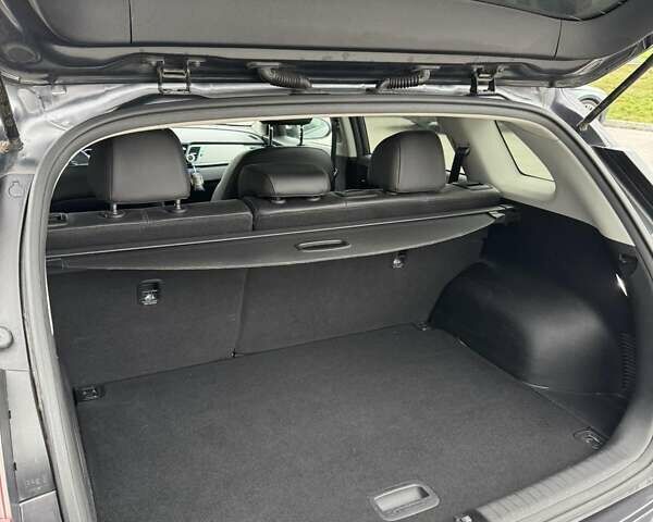 Серый Киа Niro, объемом двигателя 0 л и пробегом 143 тыс. км за 19100 $, фото 7 на Automoto.ua