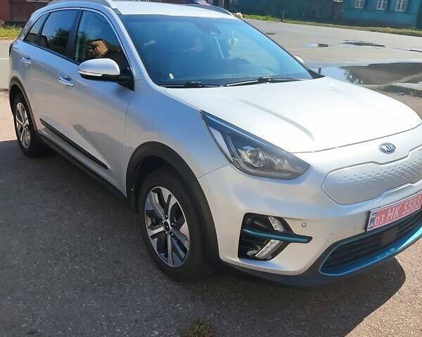 Серый Киа Niro, объемом двигателя 0 л и пробегом 74 тыс. км за 17800 $, фото 5 на Automoto.ua