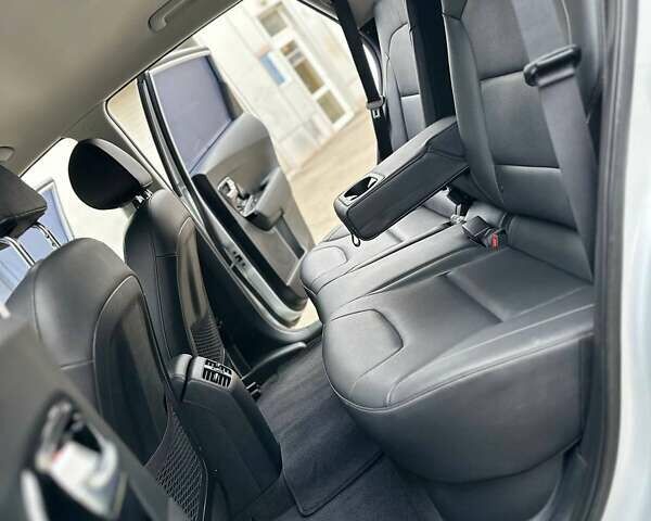 Серый Киа Niro, объемом двигателя 0 л и пробегом 27 тыс. км за 24444 $, фото 51 на Automoto.ua