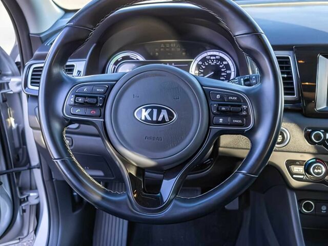 Сірий Кіа Niro, об'ємом двигуна 1.6 л та пробігом 48 тис. км за 8900 $, фото 9 на Automoto.ua