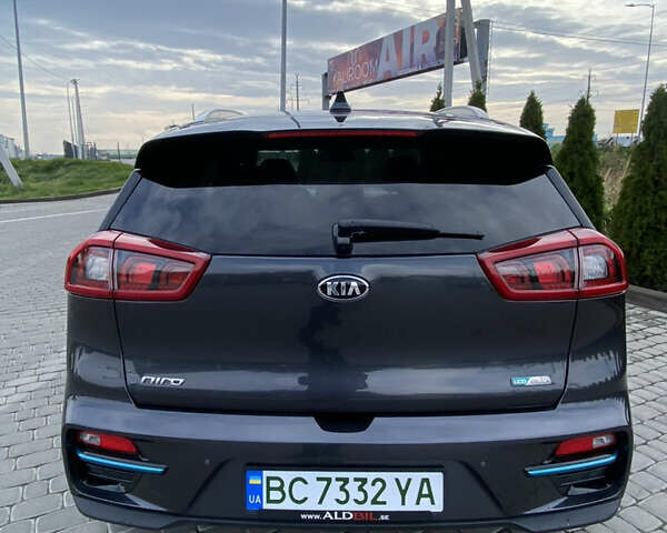 Сірий Кіа Niro, об'ємом двигуна 0 л та пробігом 102 тис. км за 22700 $, фото 6 на Automoto.ua