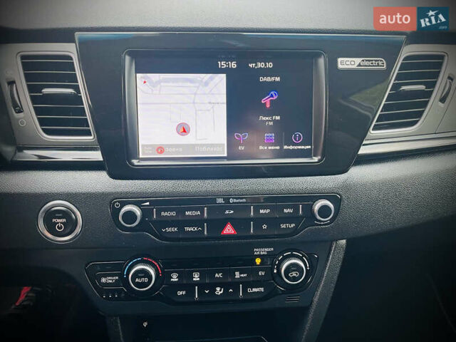 Серый Киа Niro, объемом двигателя 0 л и пробегом 102 тыс. км за 18900 $, фото 24 на Automoto.ua