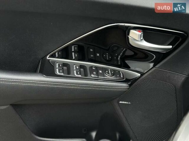 Киа Niro 2019 в Кривом Роге на Automoto.ua Серый Киа Niro, объемом двигателя 0 л и пробегом 27 тыс. км за 24000 $, фото 34 на Automoto.ua