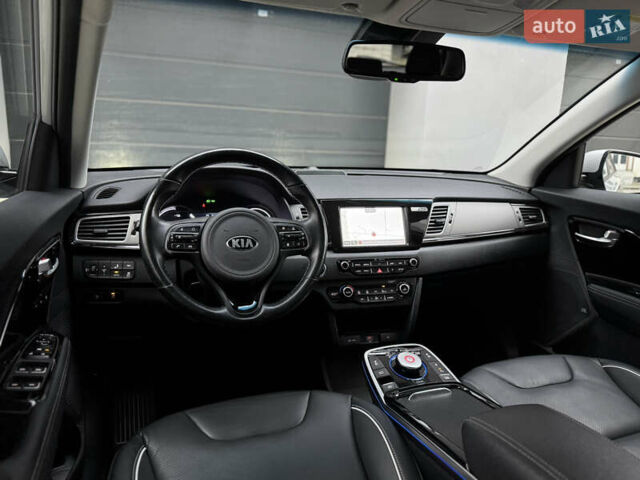 Сірий Кіа Niro, об'ємом двигуна 0 л та пробігом 139 тис. км за 17200 $, фото 45 на Automoto.ua