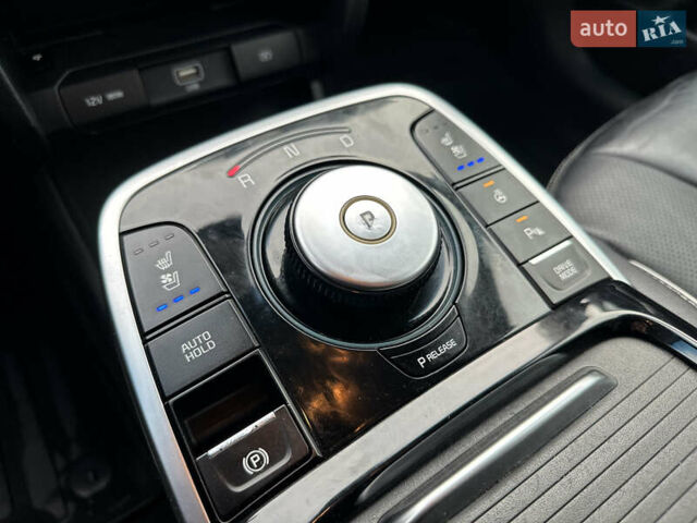 Серый Киа Niro, объемом двигателя 0 л и пробегом 157 тыс. км за 16999 $, фото 57 на Automoto.ua