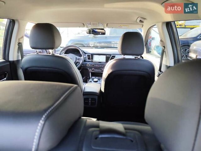 Серый Киа Niro, объемом двигателя 0 л и пробегом 129 тыс. км за 18555 $, фото 23 на Automoto.ua
