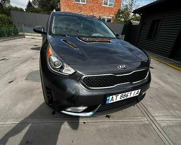 Сірий Кіа Niro, об'ємом двигуна 1.58 л та пробігом 96 тис. км за 17500 $, фото 4 на Automoto.ua